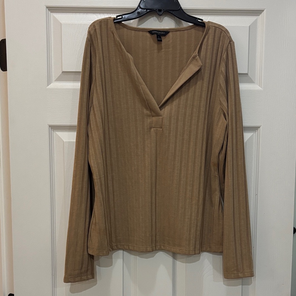 Banana Republic Tan Long Sleeve V-Neck Top
